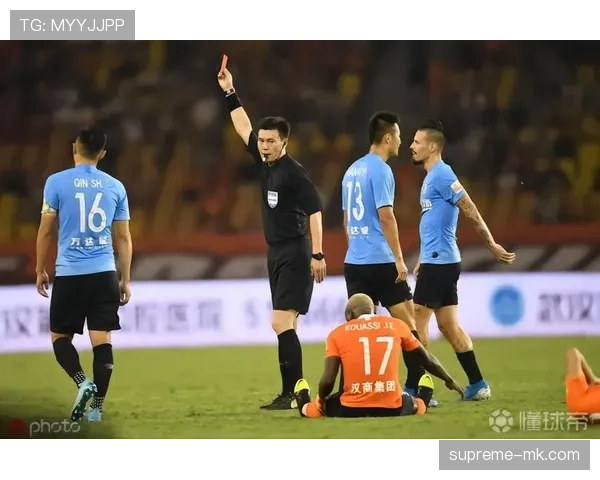 禁赛规则如何根据红牌和累计黄牌执行？