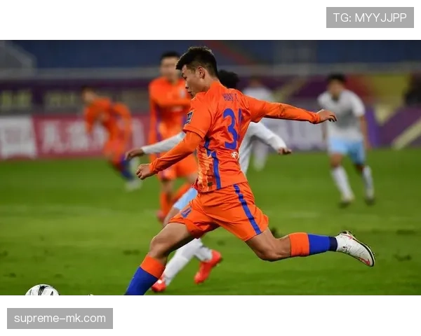 球衣号码须在比赛名单登记且不得重复，裁判可要求更换